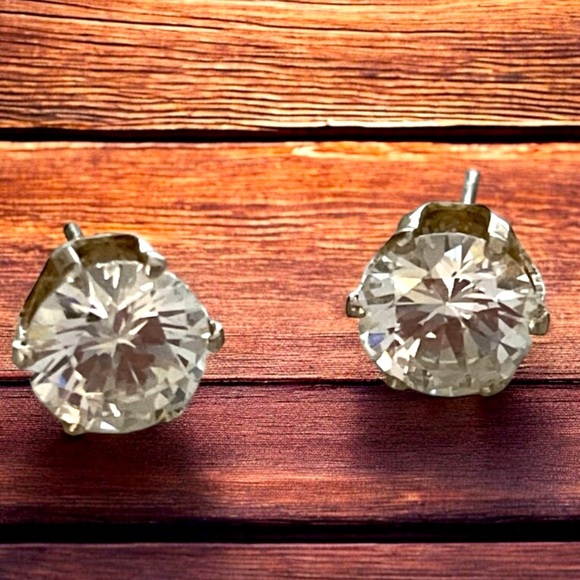 Beautiful CZ Stud Earrings - Picture 2 of 5